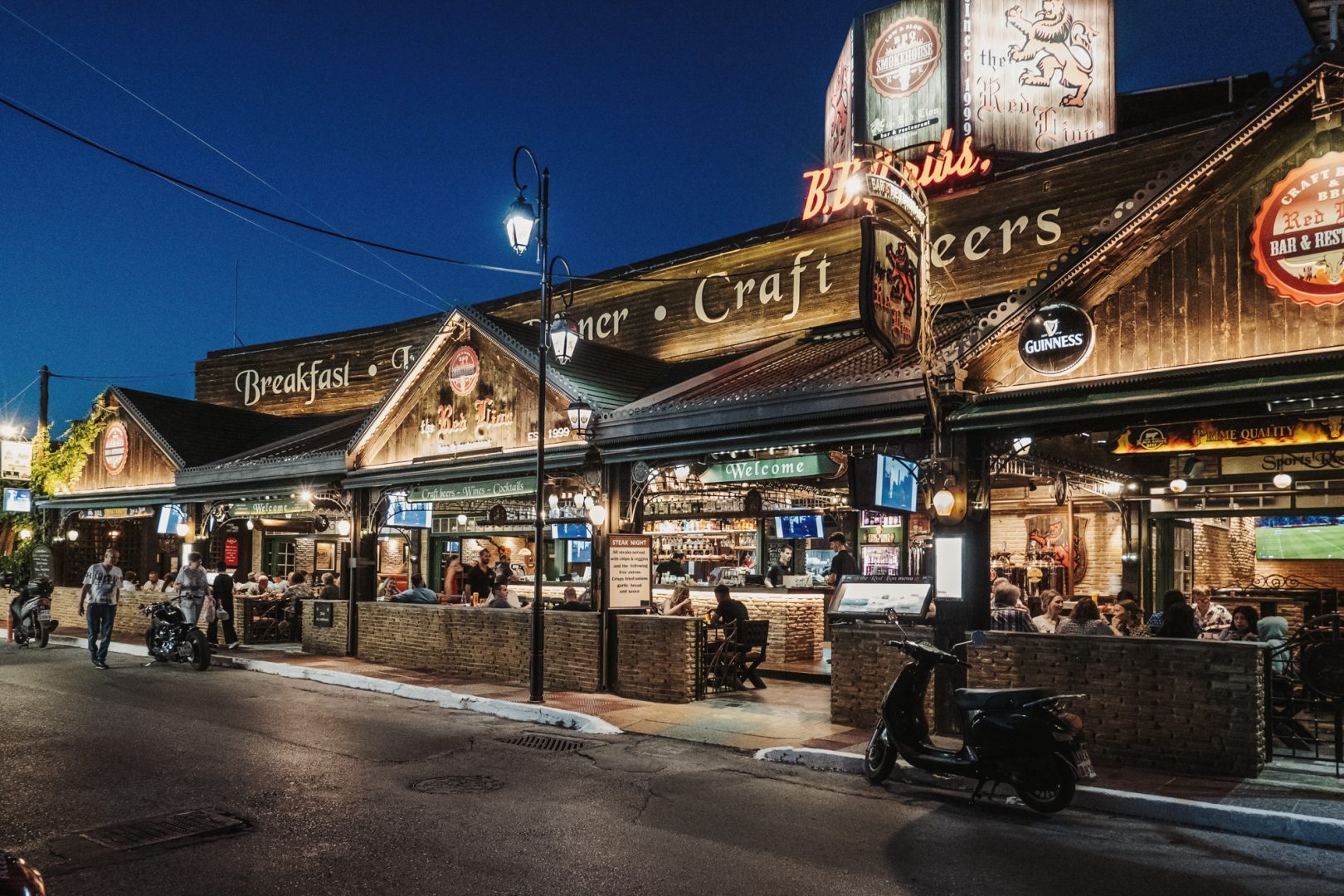 the Red lion Malia - Bar and restaurant in Malia since 1999 - Red Lion Malia edit 4 6 2024 27