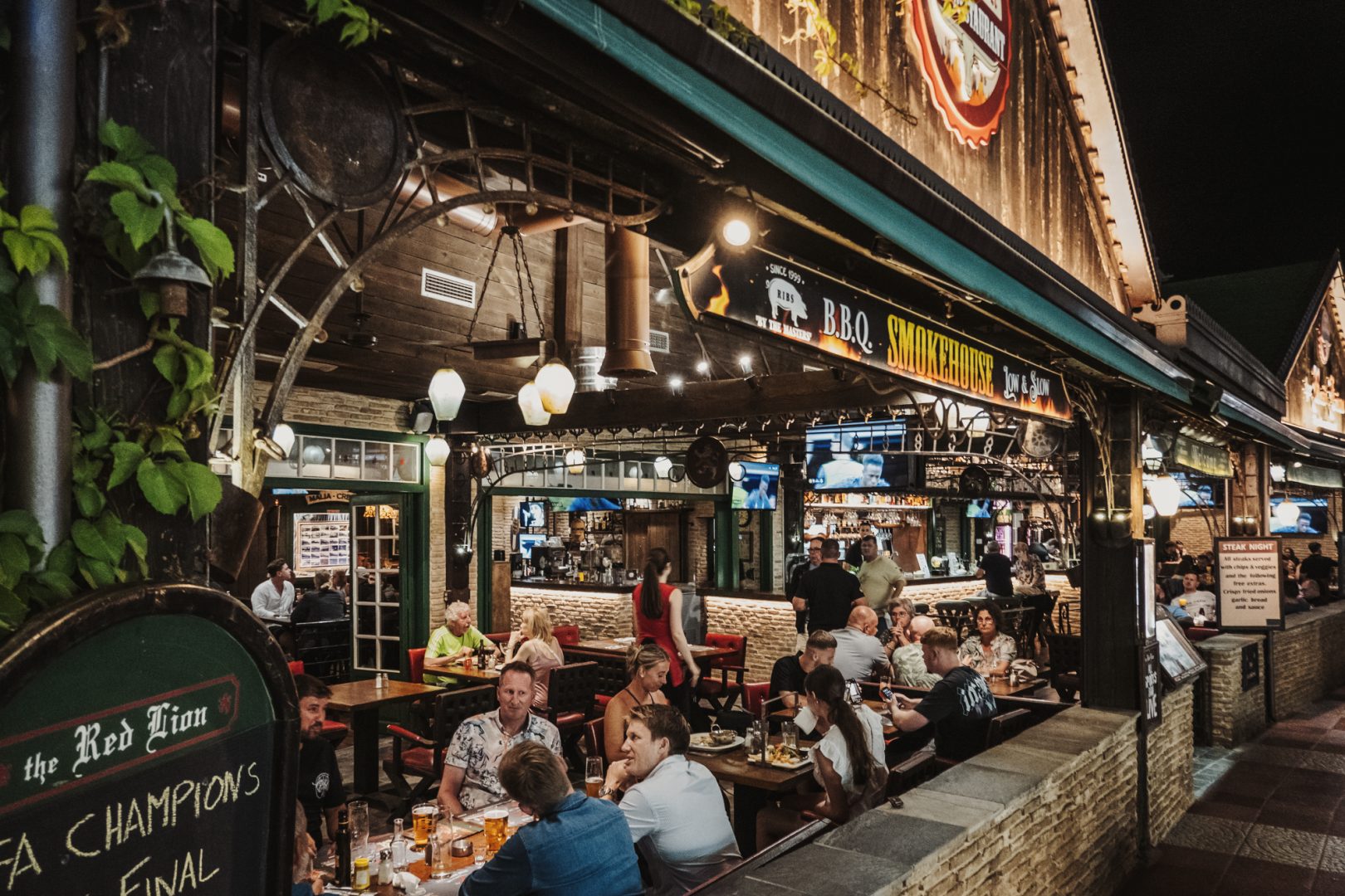 the Red lion Malia - Bar and restaurant in Malia since 1999 - Red Lion Malia edit 4 6 2024 50